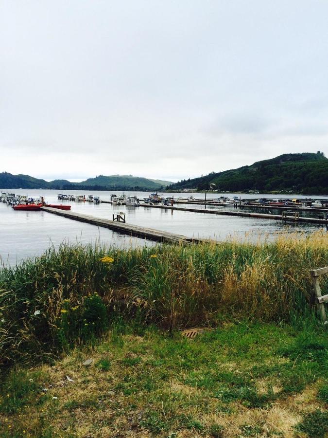 Curley'S Resort & Dive Center Sekiu 外观 照片