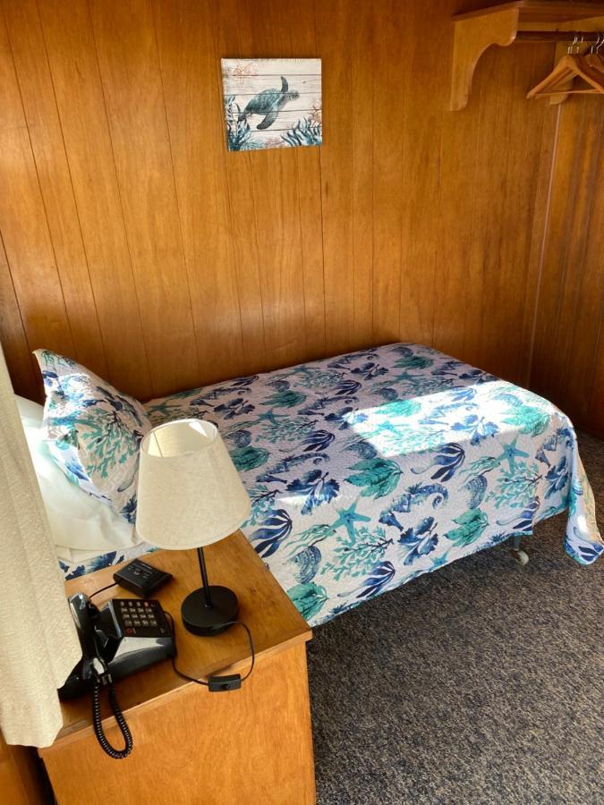 Curley'S Resort & Dive Center Sekiu 外观 照片