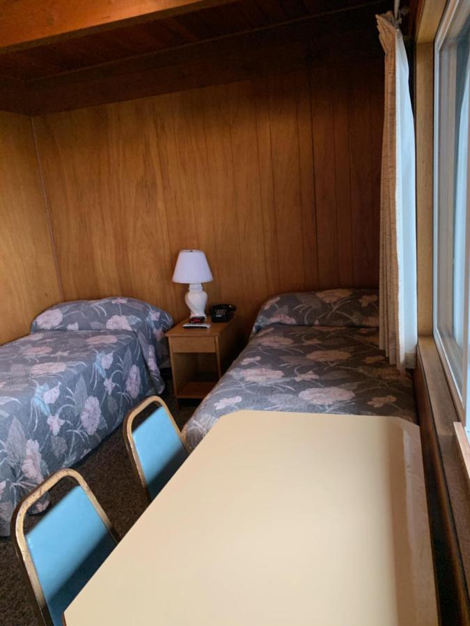 Curley'S Resort & Dive Center Sekiu 外观 照片