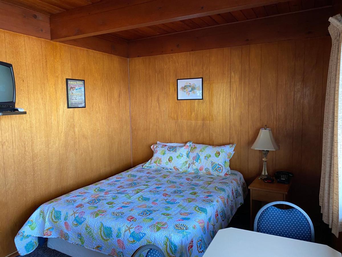 Curley'S Resort & Dive Center Sekiu 外观 照片