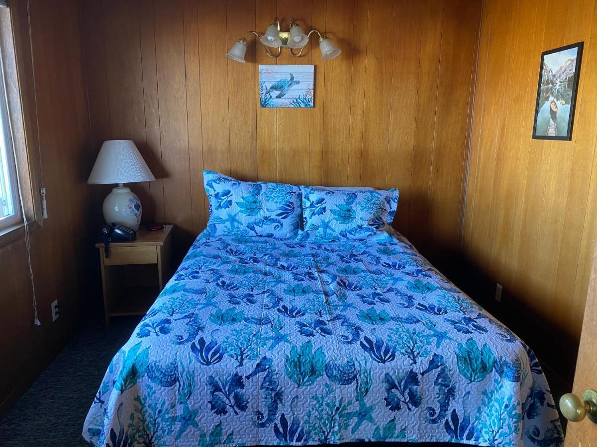 Curley'S Resort & Dive Center Sekiu 外观 照片